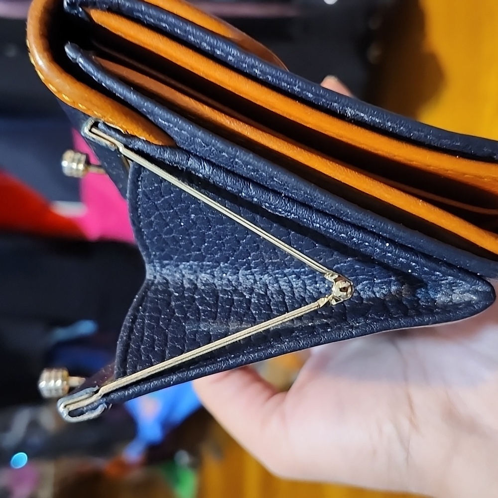Vintage Dooney & Bourke - Picture 9 of 14